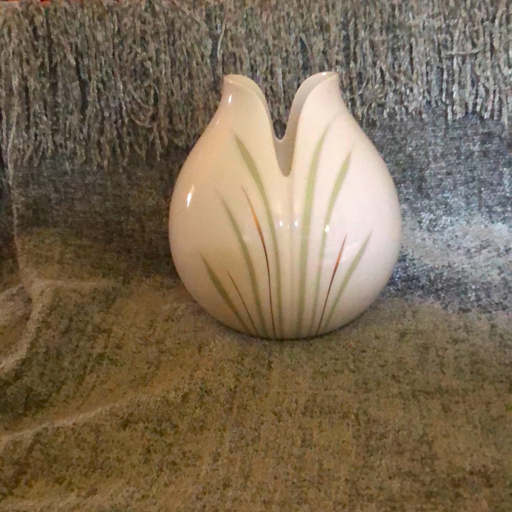 Royal Doulton “Tulip” Vase